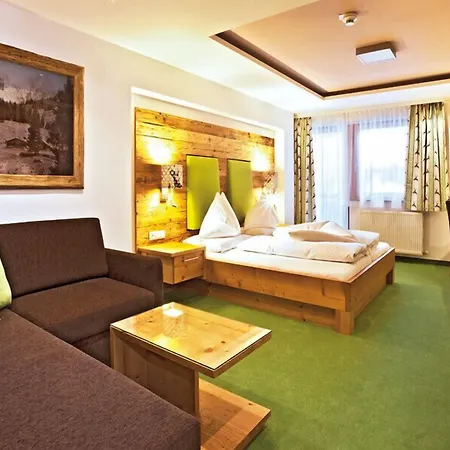 فندق Alpenhof 4*