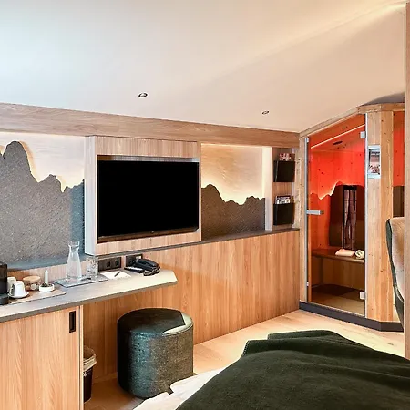 فندق Alpenhof 4*