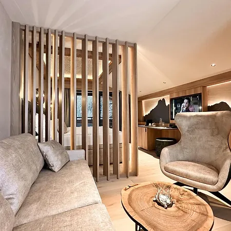 Alpenhof Hotel 4*