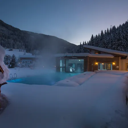 Alpenhof فندق 4*