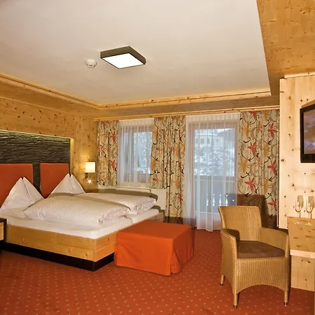 Hotel Alpenhof 4*